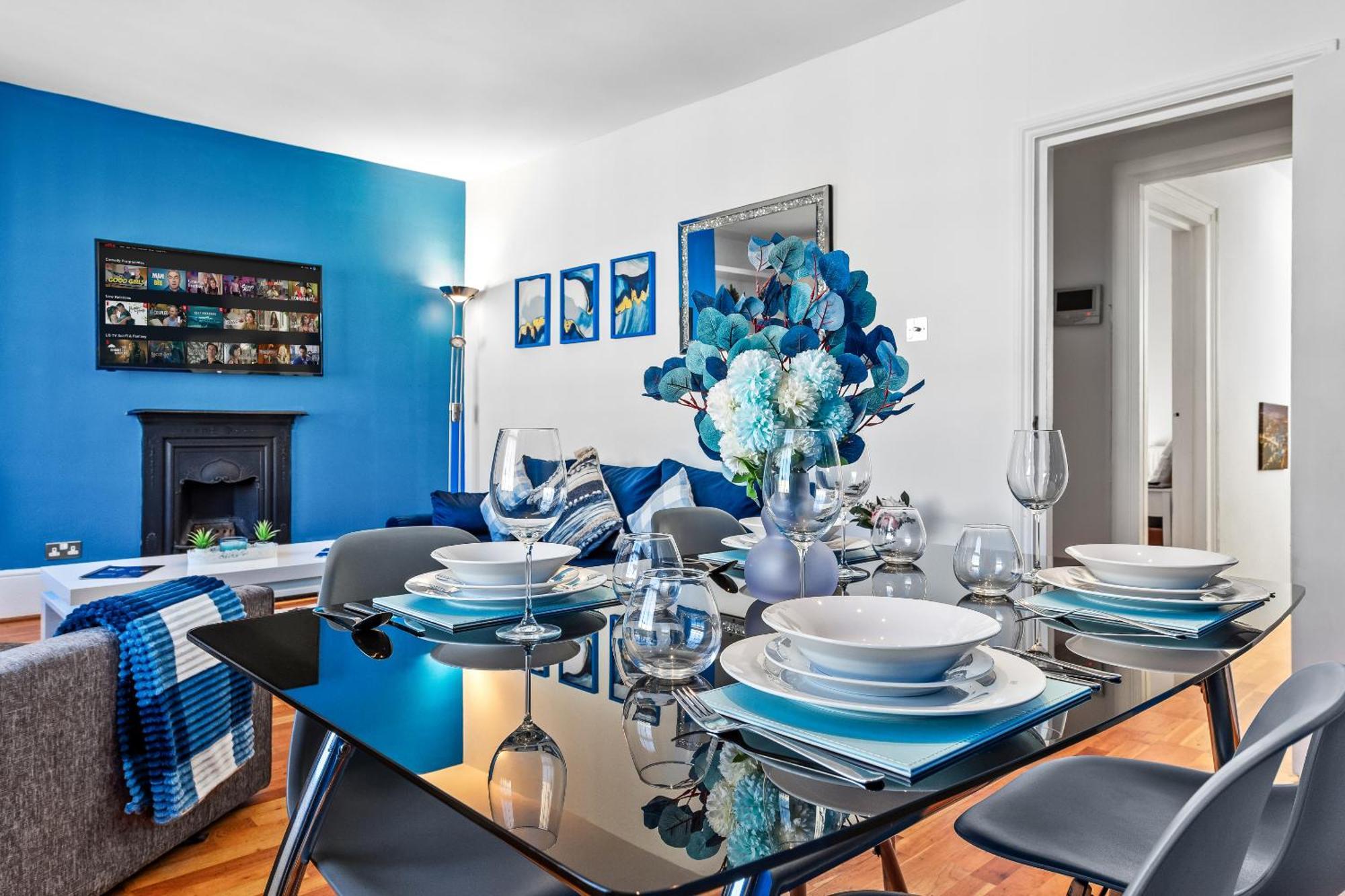 Balcony Blue Theme 1 Bedroom Central London Luxury Flat Near Hyde Park! Accommodates Up To 6! Double Sofa Bed And Next To Station! 외부 사진
