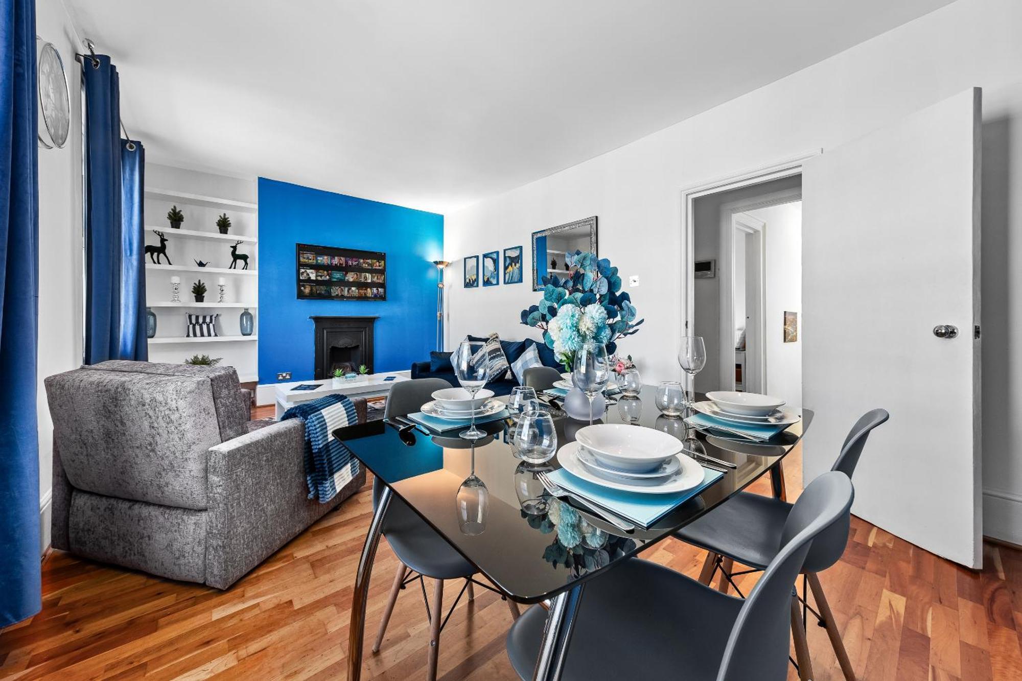 Balcony Blue Theme 1 Bedroom Central London Luxury Flat Near Hyde Park! Accommodates Up To 6! Double Sofa Bed And Next To Station! 외부 사진