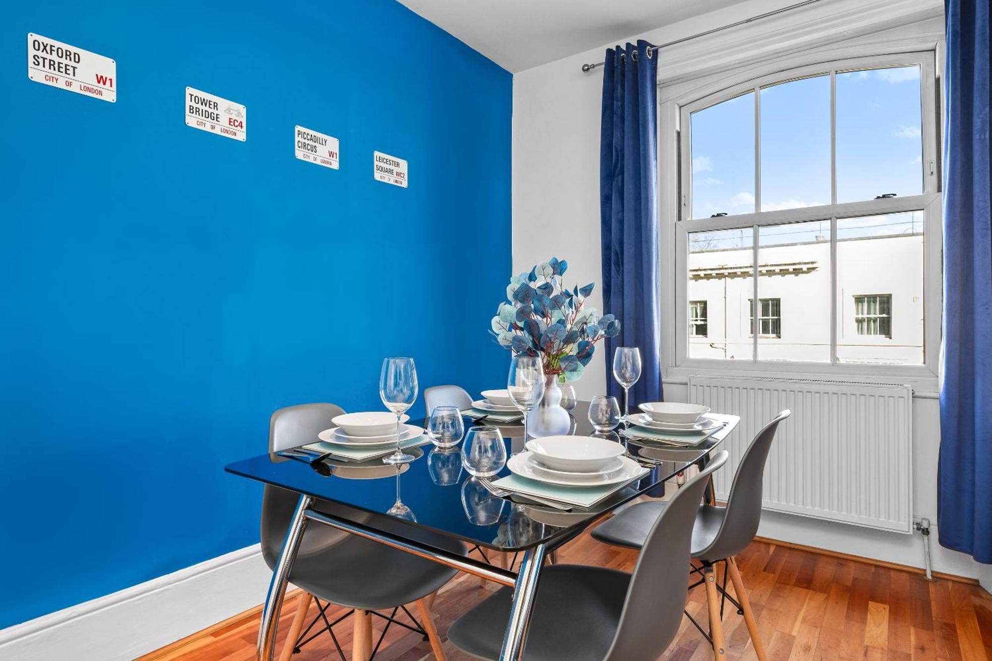 Balcony Blue Theme 1 Bedroom Central London Luxury Flat Near Hyde Park! Accommodates Up To 6! Double Sofa Bed And Next To Station! 외부 사진