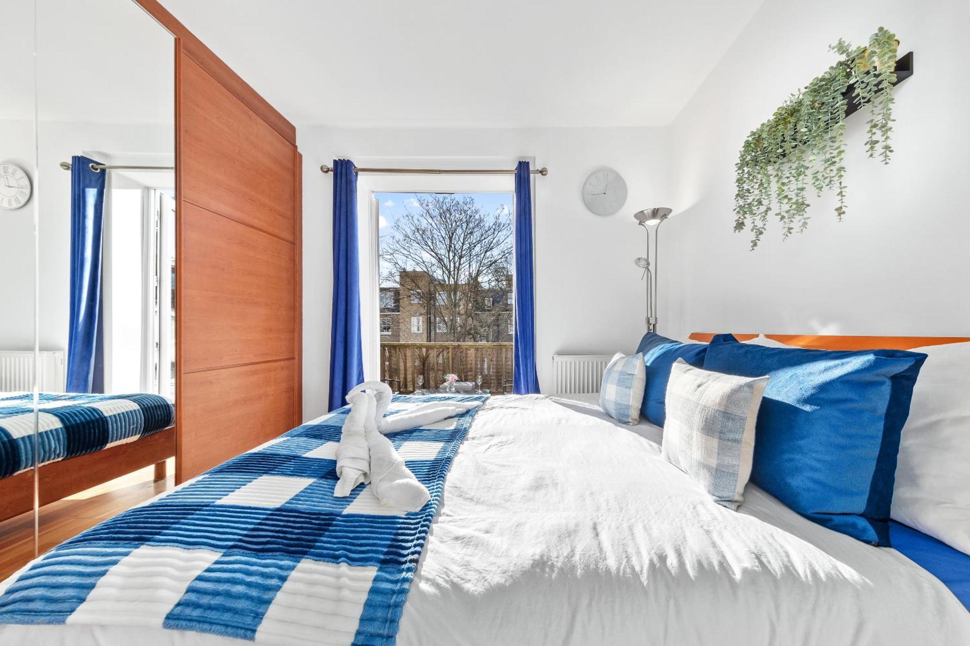 Balcony Blue Theme 1 Bedroom Central London Luxury Flat Near Hyde Park! Accommodates Up To 6! Double Sofa Bed And Next To Station! 외부 사진