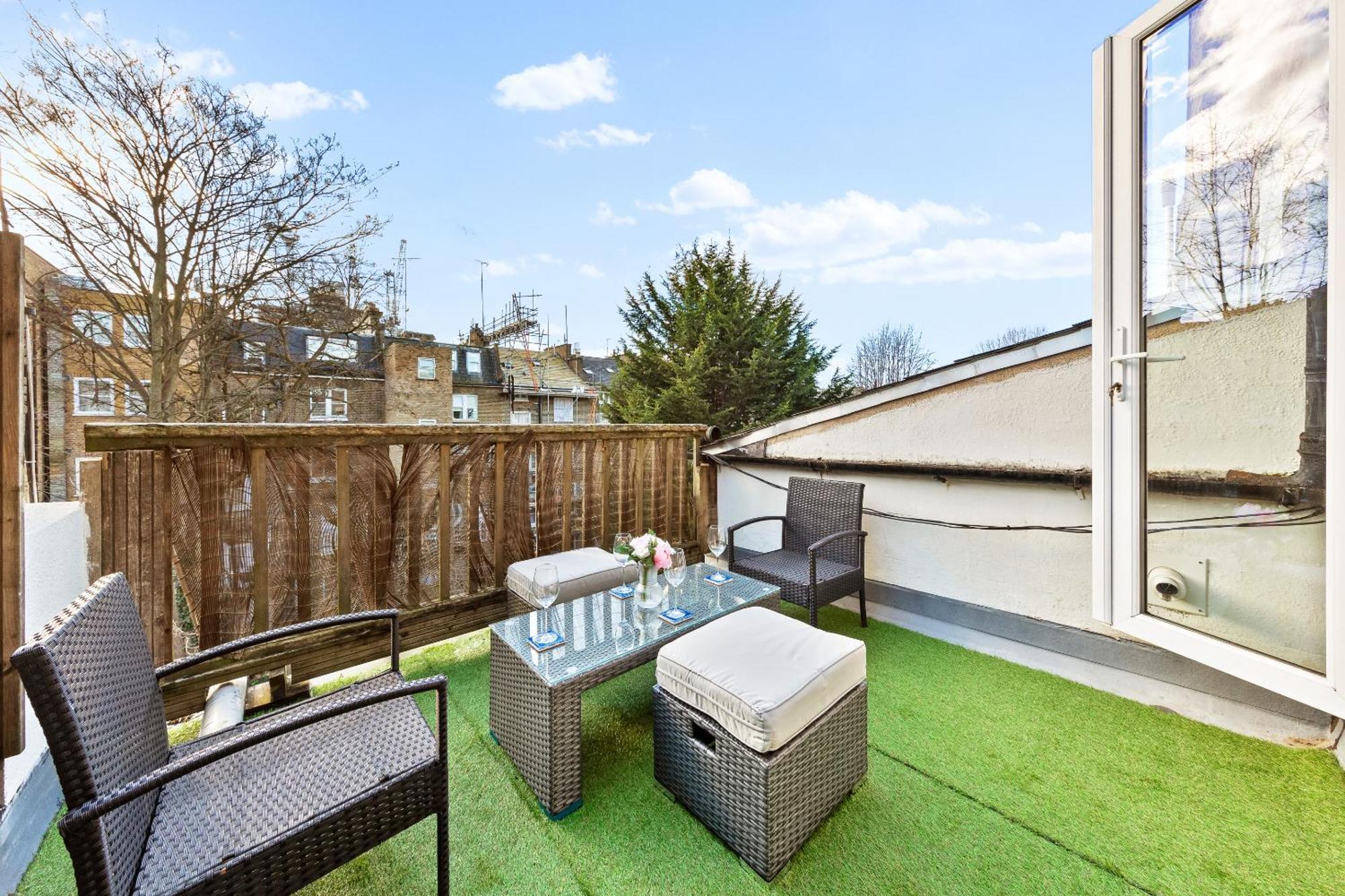 Balcony Blue Theme 1 Bedroom Central London Luxury Flat Near Hyde Park! Accommodates Up To 6! Double Sofa Bed And Next To Station! 외부 사진