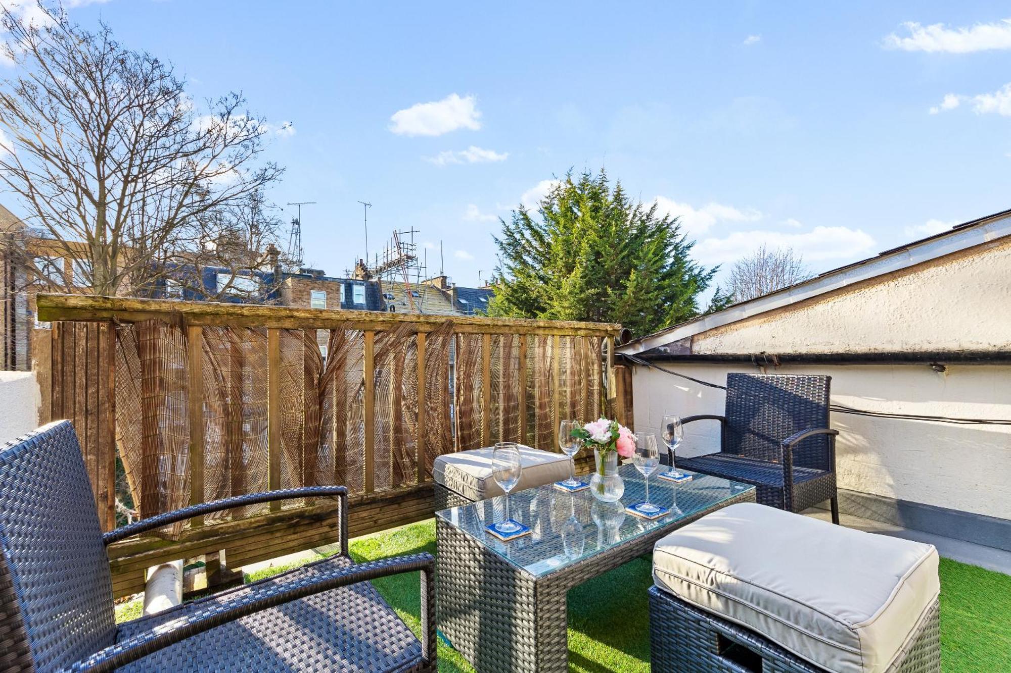 Balcony Blue Theme 1 Bedroom Central London Luxury Flat Near Hyde Park! Accommodates Up To 6! Double Sofa Bed And Next To Station! 외부 사진