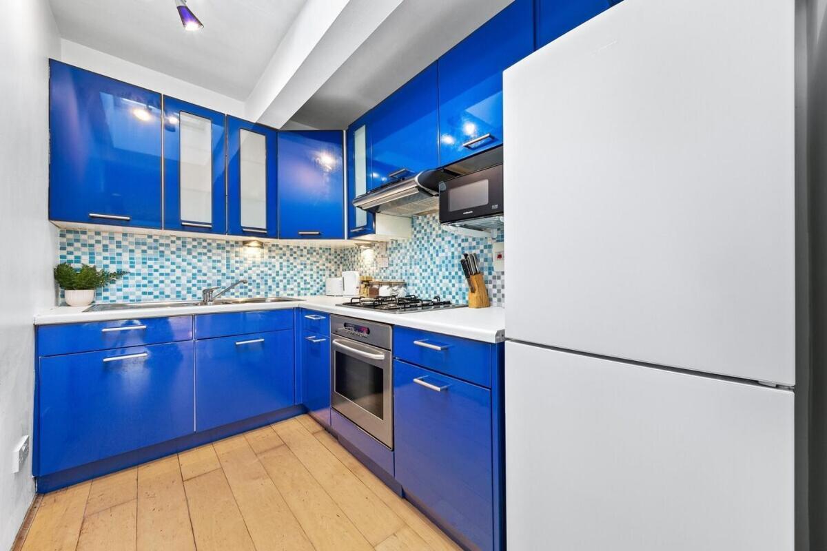 Balcony Blue Theme 1 Bedroom Central London Luxury Flat Near Hyde Park! Accommodates Up To 6! Double Sofa Bed And Next To Station! 외부 사진