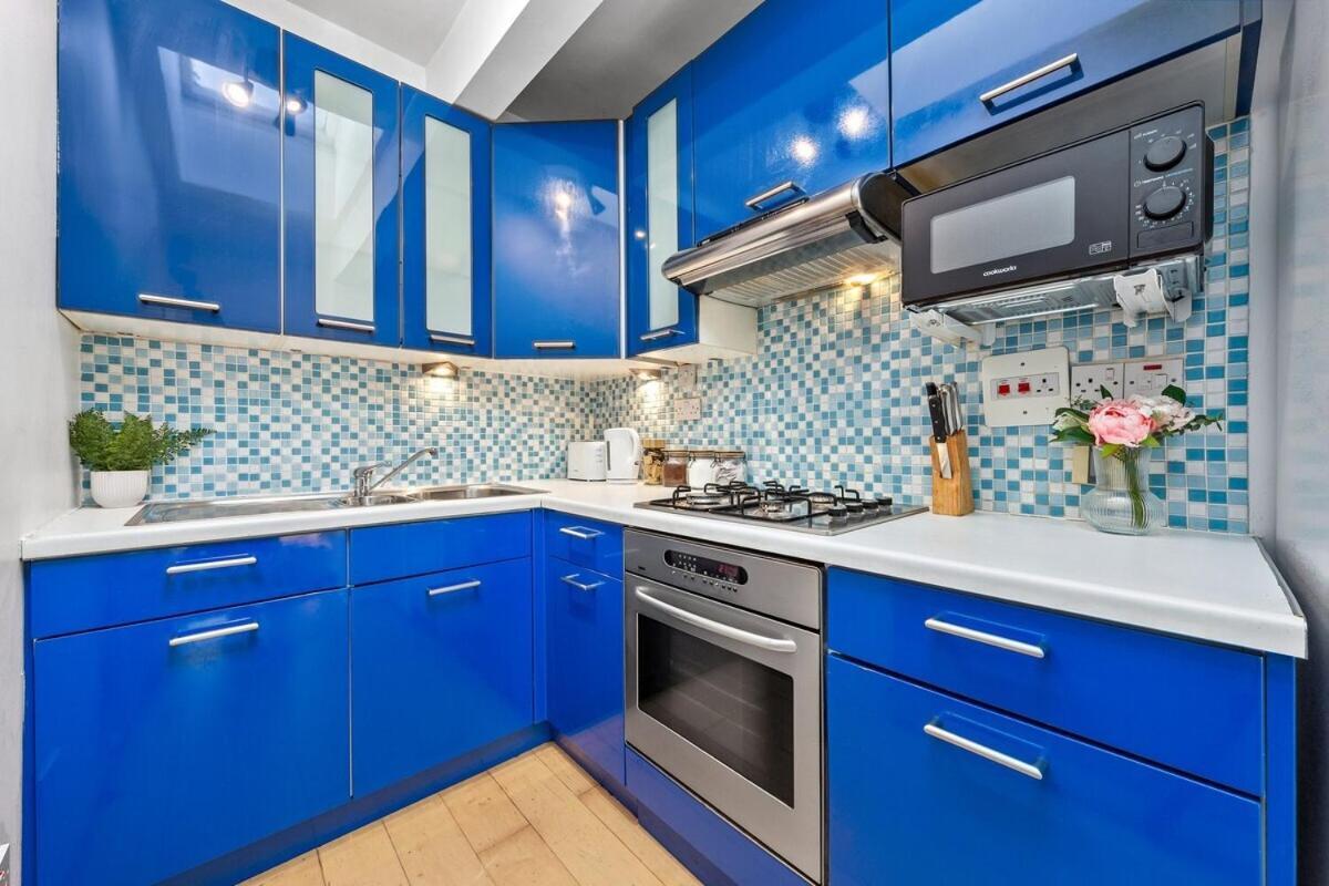 Balcony Blue Theme 1 Bedroom Central London Luxury Flat Near Hyde Park! Accommodates Up To 6! Double Sofa Bed And Next To Station! 외부 사진