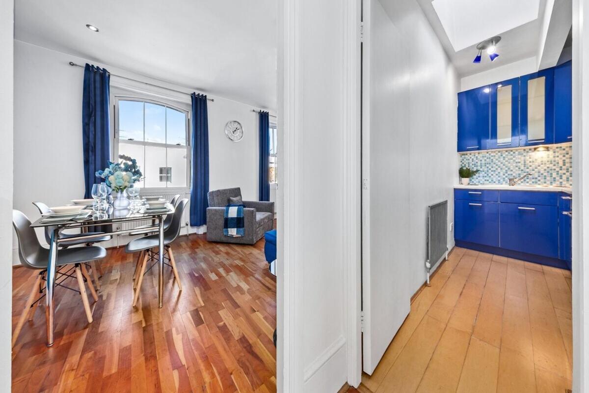 Balcony Blue Theme 1 Bedroom Central London Luxury Flat Near Hyde Park! Accommodates Up To 6! Double Sofa Bed And Next To Station! 외부 사진