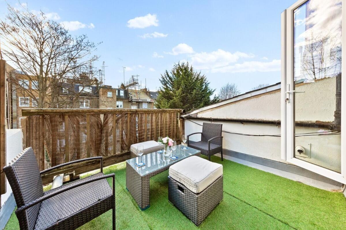 Balcony Blue Theme 1 Bedroom Central London Luxury Flat Near Hyde Park! Accommodates Up To 6! Double Sofa Bed And Next To Station! 외부 사진